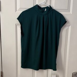 HALARA Cap-Sleeve Mock Neck Top Green